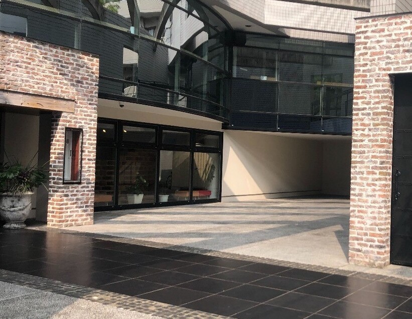 青葉台イーストビル